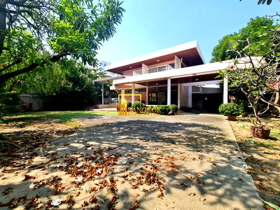 เช่าบ้านเดี่ยว ถนนเพชรบุรี กรุงเทพฯ : Charming 3 Bed Detached House For Rent in Nana - BR8249SH