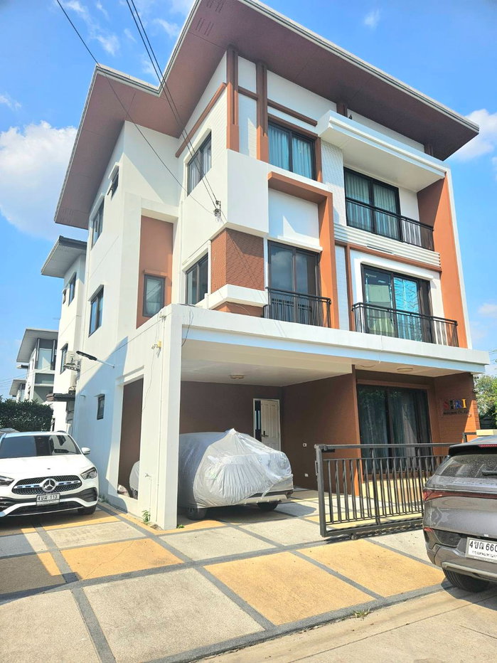 รูป ขายบ้านเดี่ยว3ชั้น ม.โกลเด้นเพลสทีฟ สุขาภิบาล5 โทร.0999983897 - รูปที่ 1/21