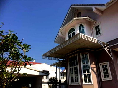 เช่าบ้านเดี่ยว เซ็นทรัล พลาซ่า บางนา : LTH12039 – House FOR RENT at Mueang Thong 4 Village Size 149 sqw. 297 sqm. 4 beds 3 baths Near BTS Punnawithi Station ONLY 100K/Month