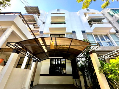 เช่าทาวน์โฮม แม็คโคร ฟู้ดเซอร์วิส สุขุมวิท 71 :  Home Place - 3 Bed Townhouse For Rent in Phra Khanong - BR8830TH