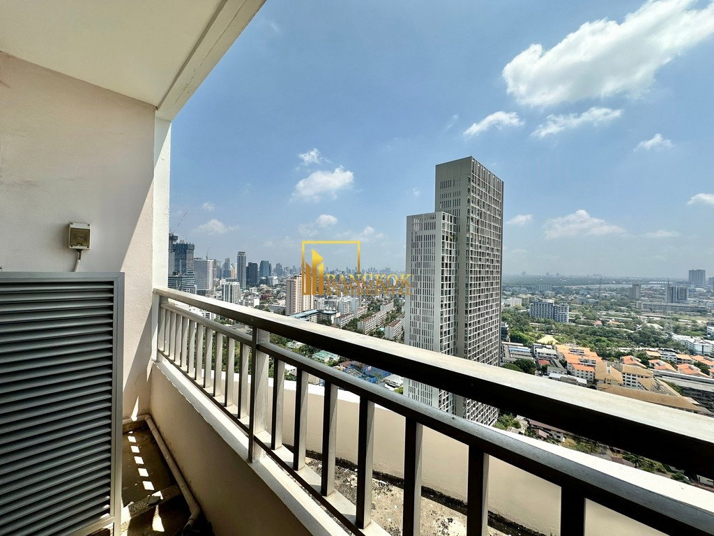 รูป Sathorn Park Place - Extremely Spacious 4 Bedroom Penthouse in Sathorn - BR9203CD - รูปที่ 36/54