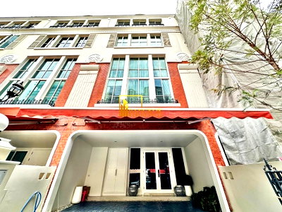 Townhouses for rent J Avenue Thonglor : Baan Klang Krung Thonglor - Stunning 4 Bed Townhouse in Vibrant Area - BR8634TH
