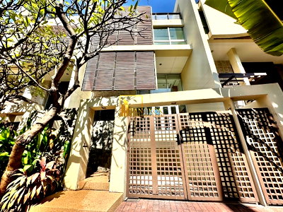 เช่าทาวน์โฮม วัน แบงค็อก   : The Lofts Sathorn - Amazing 3 Bedroom For Rent Townhouse - BR8516TH