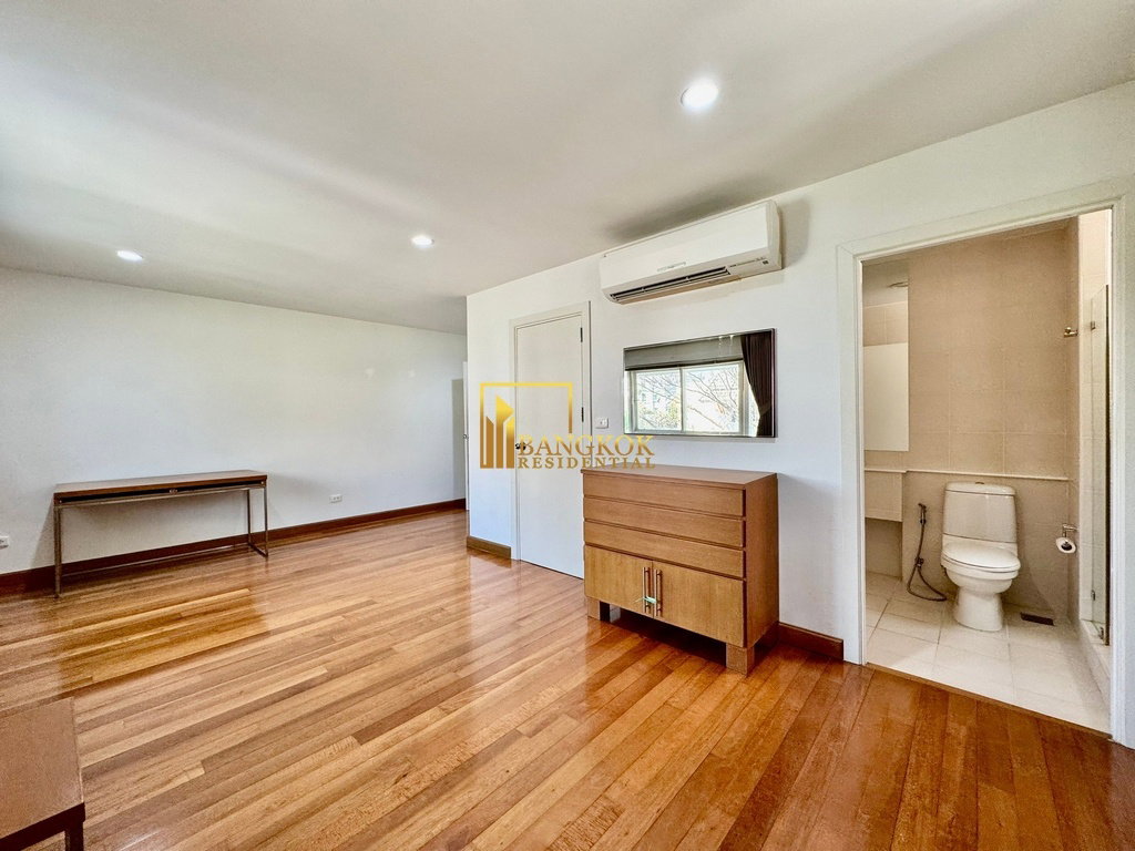 รูป Spacious 4 Bedroom House With Pool Access in Ekkamai - BR7717SH - รูปที่ 26/29