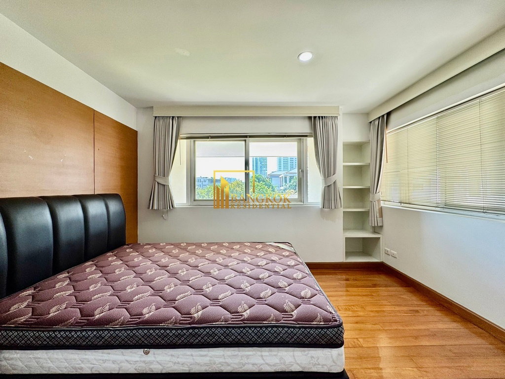 รูป Spacious 4 Bedroom House With Pool Access in Ekkamai - BR7717SH - รูปที่ 21/29