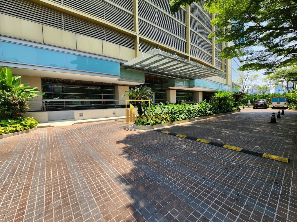 picture The Lakes - Exceptional 2 Bedroom Condo in Asoke - BR11610CD - 32/34