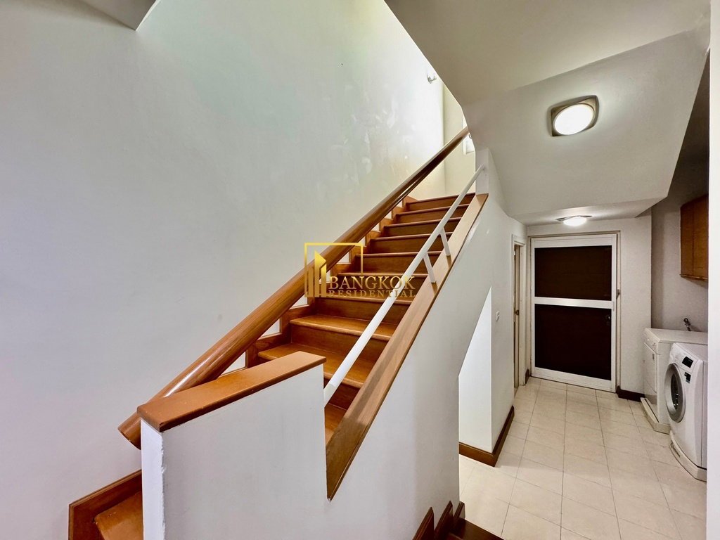 รูป Spacious 4 Bedroom House With Pool Access in Ekkamai - BR7717SH - รูปที่ 10/29