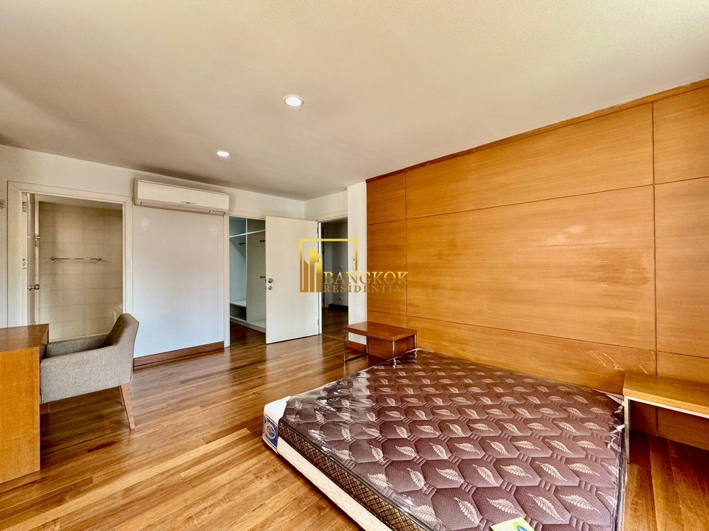 รูป Spacious 4 Bedroom House With Pool Access in Ekkamai - BR7717SH - รูปที่ 13/29