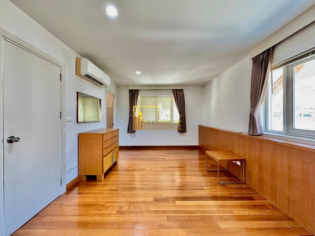 รูป Spacious 4 Bedroom House With Pool Access in Ekkamai - BR7717SH - รูปที่ 25/29