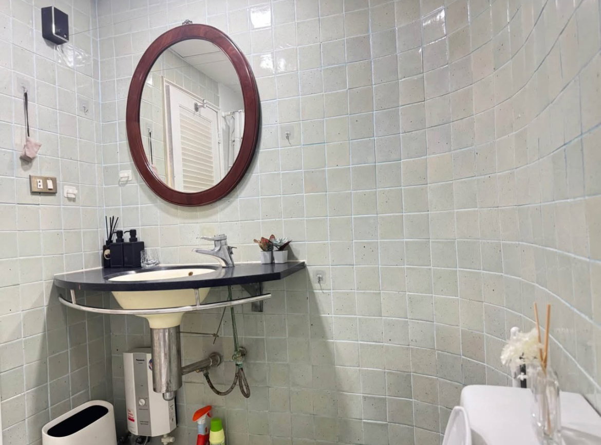 picture #R3077 For rent 49 Suites - 8/9