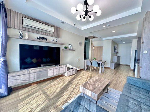 For rent: Ladda Plus Condo Sriracha, city center, good location, near Robinson Department Store