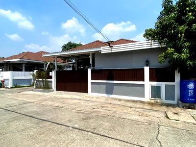 Houses for sale Nonthaburi : Home For Sale// Near Central westgate