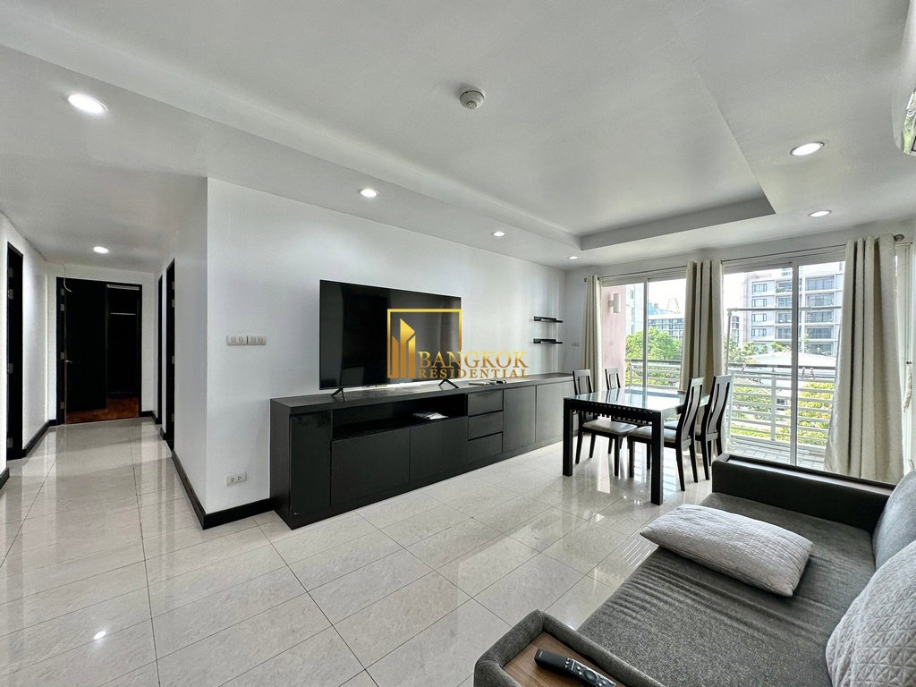 รูป Avenue 61 - Spacious 2 Bedroom Ekkamai Condo For Rent - BR18491CD - รูปที่ 3/25