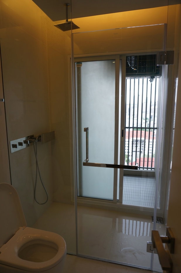 รูป For Sale  The Room Sukhumvit 21 (S15-28623) - รูปที่ 2/9