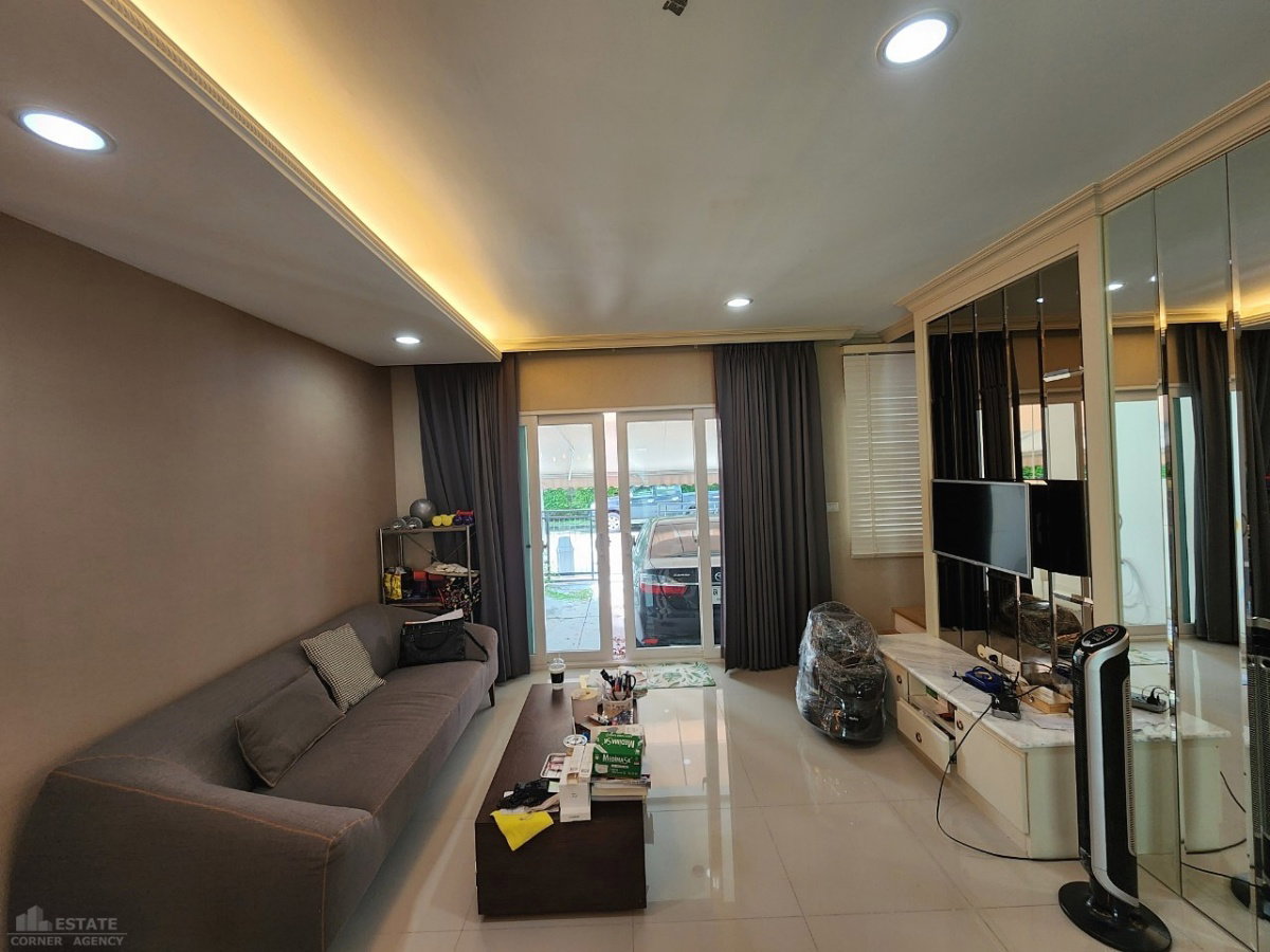 รูป ขายพร้อมผู้เช่าบ้านกลางเมือง พระราม9 3ชั้น 3ห้องนอน 3ห้องน้ำ 21.1 ตรว. - รูปที่ 3/12