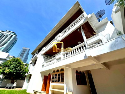 Houses for rent DONKI Mall Thonglor   :  Impressive 6 Bedroom House With Large Garden in Thonglor - BR7788SH