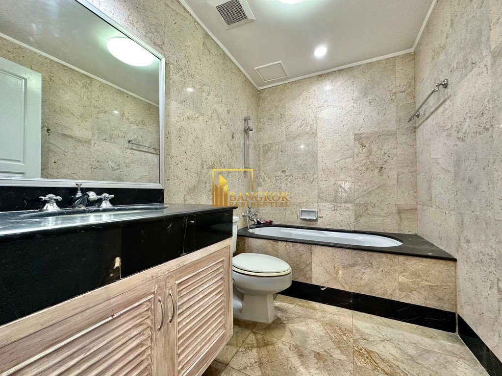 รูป  Le Raffine 24 - 3 Bed Duplex Condo For Rent in Phrom Phong - BR18065CD - รูปที่ 32/48