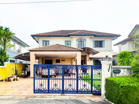 For sale: A single house at Naturalville Romklao, a Tropical Garden style home  is spacious, open, and comfortable with good air circulation.