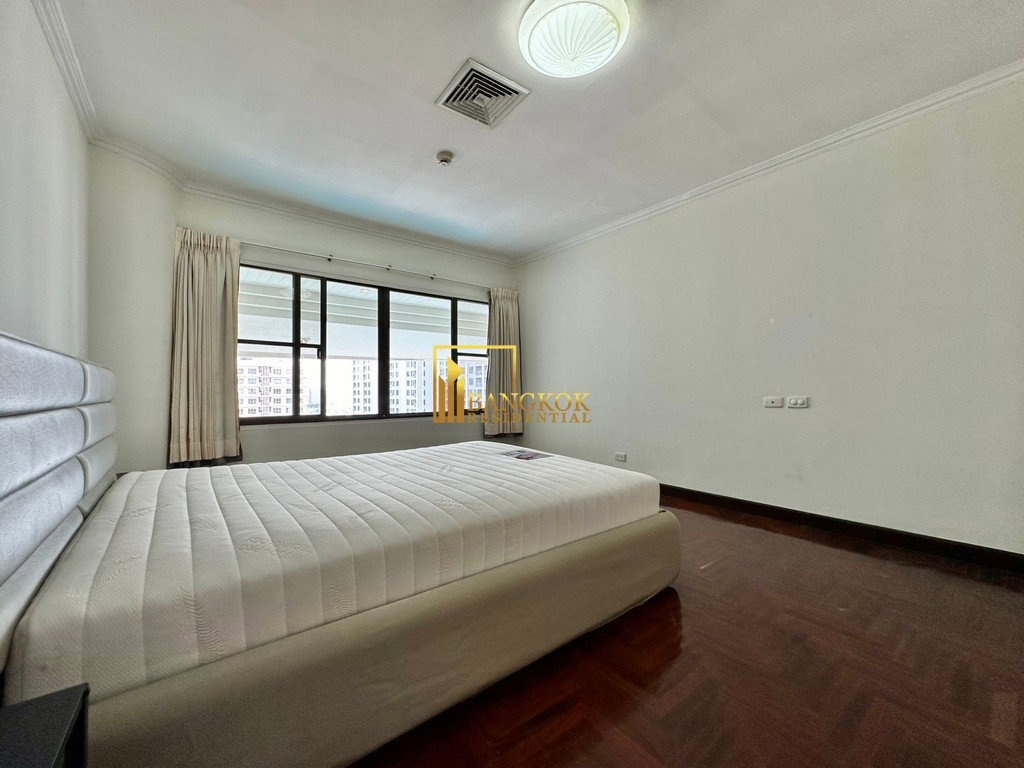รูป  Le Raffine 24 - 3 Bed Duplex Condo For Rent in Phrom Phong - BR18065CD - รูปที่ 25/48
