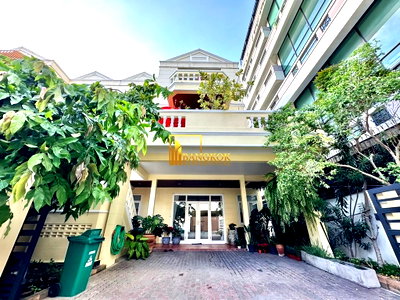 เช่าบ้านเดี่ยว ถนนเพชรบุรี กรุงเทพฯ : Stunning 4 Bedroom House For Rent in Phrom Phong - BR7812SH