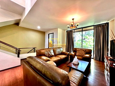 เช่าทาวน์โฮม แม็คโคร ฟู้ดเซอร์วิส สุขุมวิท 71 : Lotus Point - Wonderful 4 Bedroom Townhouse For Rent in Ekkamai - BR8704TH