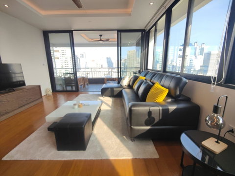 LTHC12117 – Lake green FOR RENT Size 115 sqm. 2 beds 2 baths Near BTS Asok Station ONLY 85K/Month