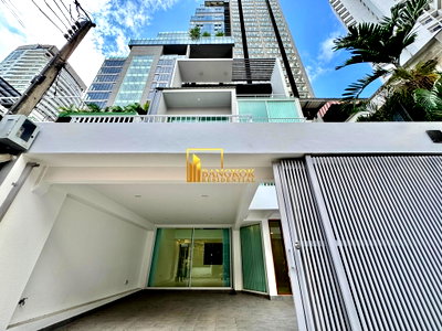 เช่าทาวน์โฮม BTS เพลินจิต :  Luxurious 3 Bed Townhouse For Rent in Sukhumvit 11 - BR49033TH