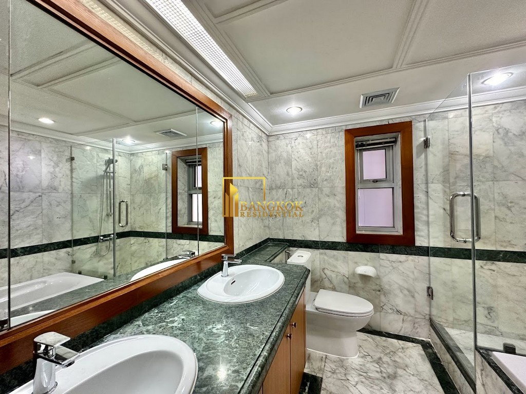 รูป  All Seasons Mansion - Spacious 3 Bedroom Property in Ploenchit - BR5743CD - รูปที่ 22/44