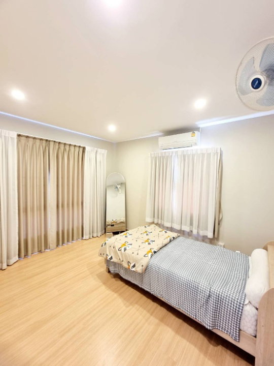 รูป ให้เช่าบ้านโครงการกาญจน์กนกวิลล์ 15 พร้อมเฟอร์นิเจอร์ครบ ใกล้โรงเรียนนานาชาติ Unity Concord-RW006148 - รูปที่ 5/20