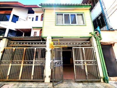 Townhouses for rent J Avenue Thonglor : Townhouse  4 Bedroom For Rent in Thonglor - BR8937TH
