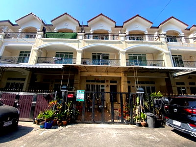 บ้านเดี่ยว ลาดพร้าว 101 : ขายทาวน์โฮม 3 ชั้นหมู่บ้านศิรินโฮม ลาดพร้าว 101 แยก42 บ้านทำเลสวย ราคาดีต่อรองได้