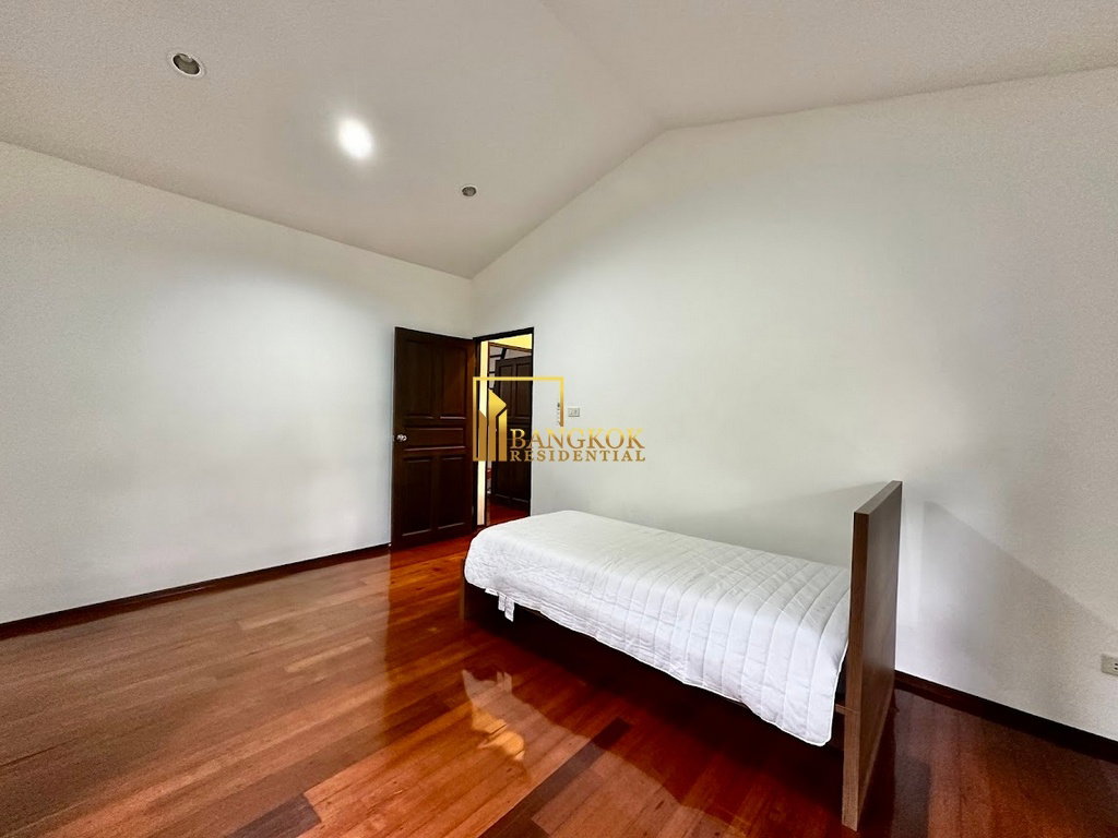 รูป Spacious 4 Bedroom House For Rent in Rama 9 - BR28075SH - รูปที่ 32/45
