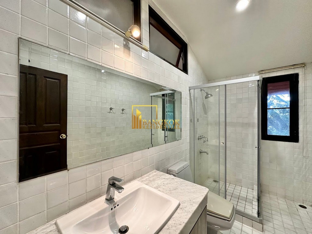 รูป Spacious 4 Bedroom House For Rent in Rama 9 - BR28075SH - รูปที่ 38/45