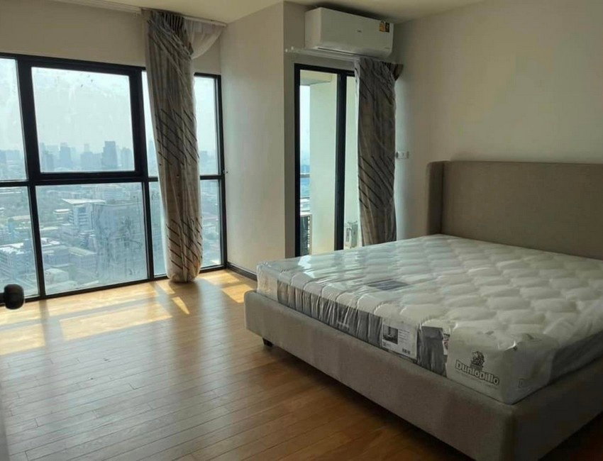 รูป Sathorn Gardens - Spacious 3 Bedroom Condo With Amazing Facilities - BR12935CD - รูปที่ 12/37