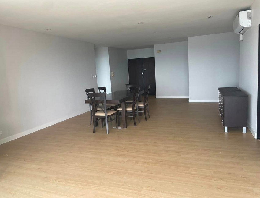 รูป Sathorn Gardens - Spacious 3 Bedroom Condo With Amazing Facilities - BR12935CD - รูปที่ 7/37