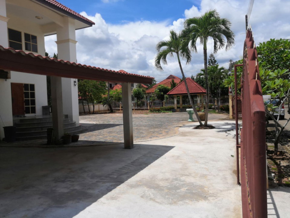 รูป ให้เช่าบ้านในโครงการรุ่งอรุณ 3 ใกล้กับโรงเรียนนานาชาติหลายแห่ง - RW005758 - รูปที่ 4/21