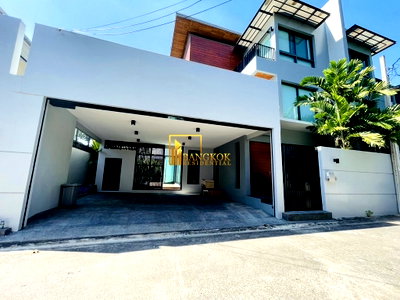 เช่าบ้านเดี่ยว ถนนเพชรบุรี กรุงเทพฯ : Fantastic 3 Bed House with Private Pool For Rent in Ekkamai - BR28225SH