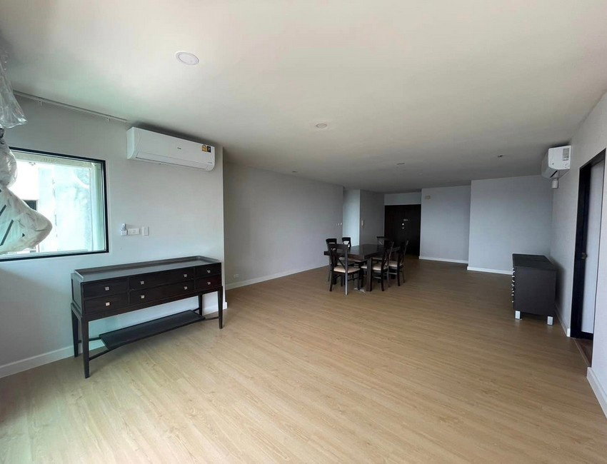 รูป Sathorn Gardens - Spacious 3 Bedroom Condo With Amazing Facilities - BR12935CD - รูปที่ 4/37