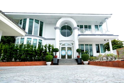 Houses for sale สถาบันเทคโนโลยีไทย-ญี่ปุ่น : Large luxury house for sale With swimming pool, Soi Rama IX 39 -SW000528