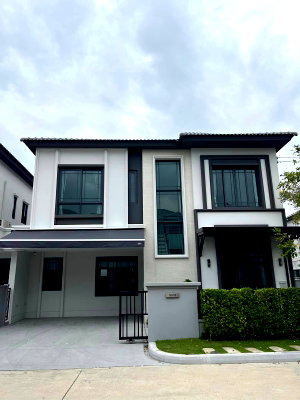 ขายบ้านเดี่ยว : บ้านใหม่หมู่บ้านทำเลสุดฮ็อต  บ้าน Grande Pleno สุขุมวิท บางนา