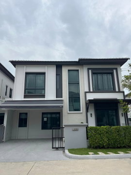 บ้านใหม่หมู่บ้านทำเลสุดฮ็อต บ้าน Grande Pleno สุขุมวิท บางนา