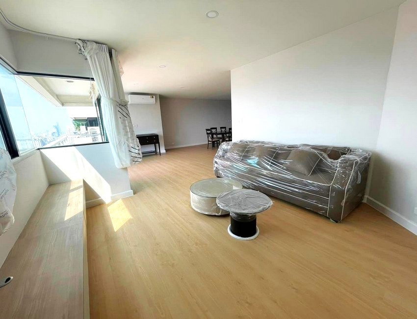 รูป Sathorn Gardens - Spacious 3 Bedroom Condo With Amazing Facilities - BR12935CD - รูปที่ 2/37