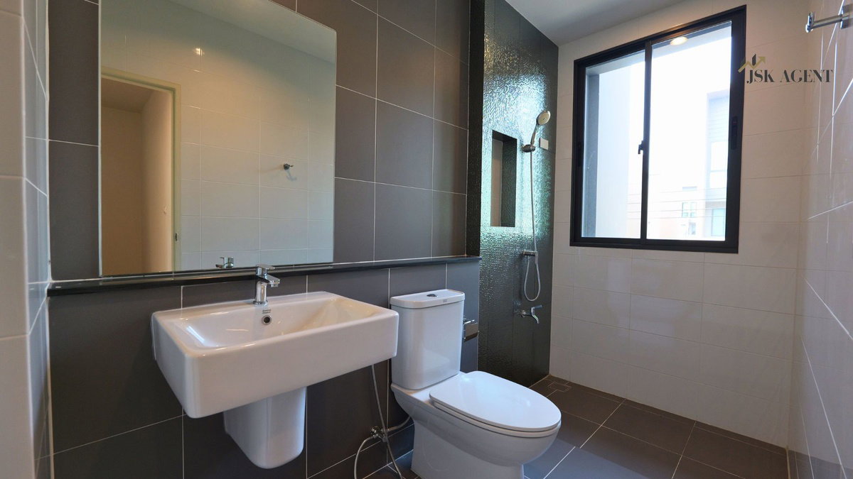 รูป ขายด่วน ทาวน์โฮมหรู 3 ชั้น ! 🏡🌟  บ้านใหม่ยังไม่เคยเข้าอยู่  หมู่บ้าน บ้านกลางเมือง บางนา-วงแหวน - รูปที่ 14/25