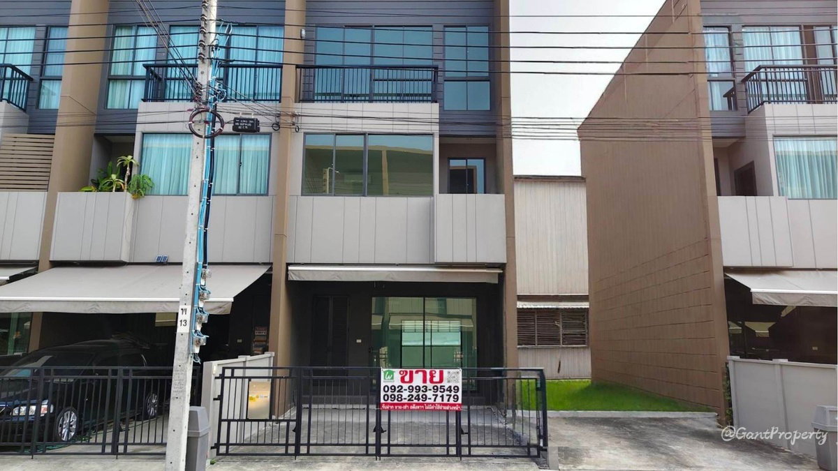 รูป ขายด่วน ทาวน์โฮมหรู 3 ชั้น ! 🏡🌟  บ้านใหม่ยังไม่เคยเข้าอยู่  หมู่บ้าน บ้านกลางเมือง บางนา-วงแหวน - รูปที่ 2/25