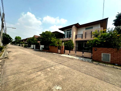 Houses for sale Kasetsart University Si Racha Campus : For sale: Large second-hand detached house, The Boulevard Sriracha, Chonburi project