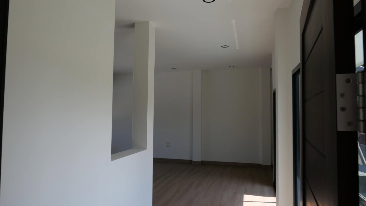 รูป ให้เช่า บ้านเช่า บ้านนอกโครงการหลังสนามบินเชียงใหม่ RW003593 - รูปที่ 10/10