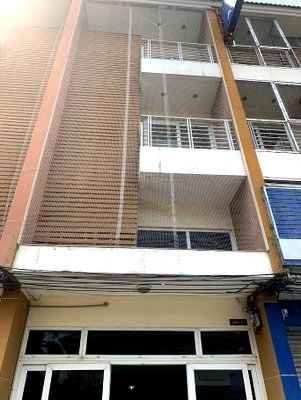 เช่าอาคารพาณิชย์ บางบัวทอง นนทบุรี : ให้เช่าอาคารพาณิชย์ 3.5 ชั้น หมู่บ้านวิลล่าคุณาลัย ซอยวัดลาดปลาดุก บางบัวทอง นนทบุรี