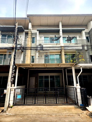 ขายทาวน์โฮม : ขายทาวน์โฮม 3 ชั้น หมู่บ้านทาวน์อเวนิว พระราม 9 - ศรีนครินทร์ ตกแต่ง ต่อเติมพร้อมอยู่