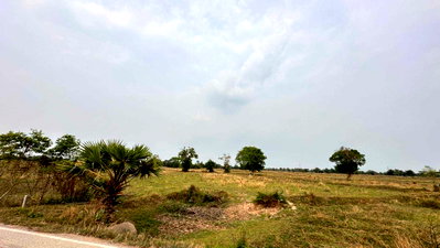Land for sale : For Sale: 9 Rai 143.3 Sq.Wah of Land, Fronting the Road, in Nakhon Ratchasima (Korat)