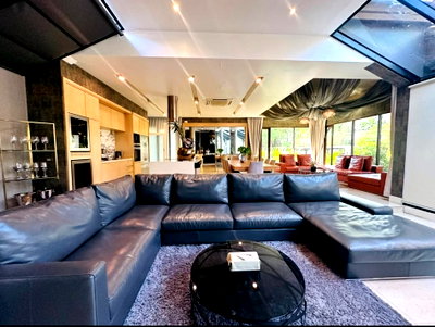เช่าบ้านเดี่ยว ถนนสุขุมวิท : LTHC12207 – Luxury Single House FOR RENT Size 75 sqw. 356 sq.m. 5 beds 5 baths Near BTS Ekkamai Station ONLY 600K/Month